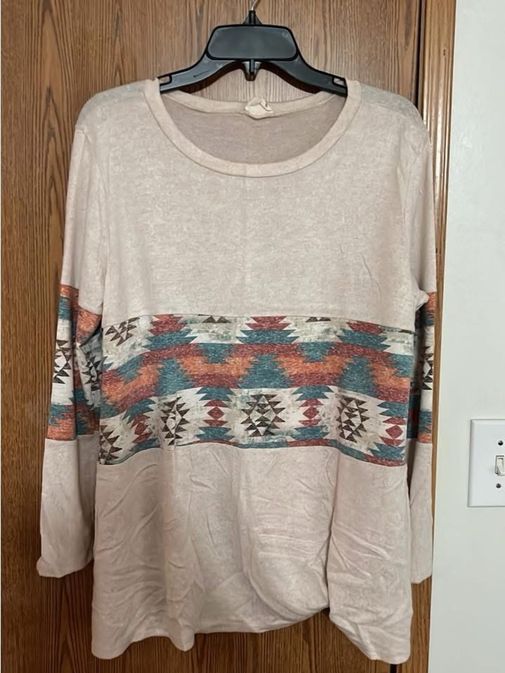 Women’s Cream Aztec Stripe Long-Sleeve Top